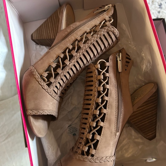 VC-ESHANTEL - Picture 7 of 9